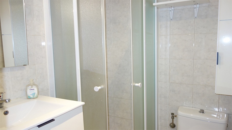 1 Salle de bainsSalle de bain,Studio,LOCATIONS,1002