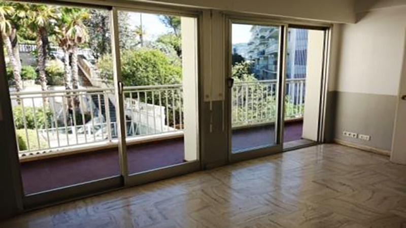 1 Salle de bainsSalle de bain,Studio,LOCATIONS,1005